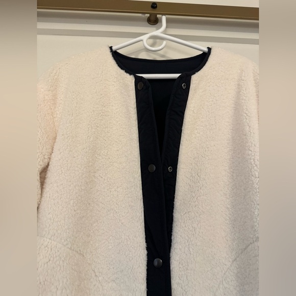 NWOT Uniqlo Women’s Pile Lined Fleece Quilted Reversible Jacket Black- M - Picture 7 of 10